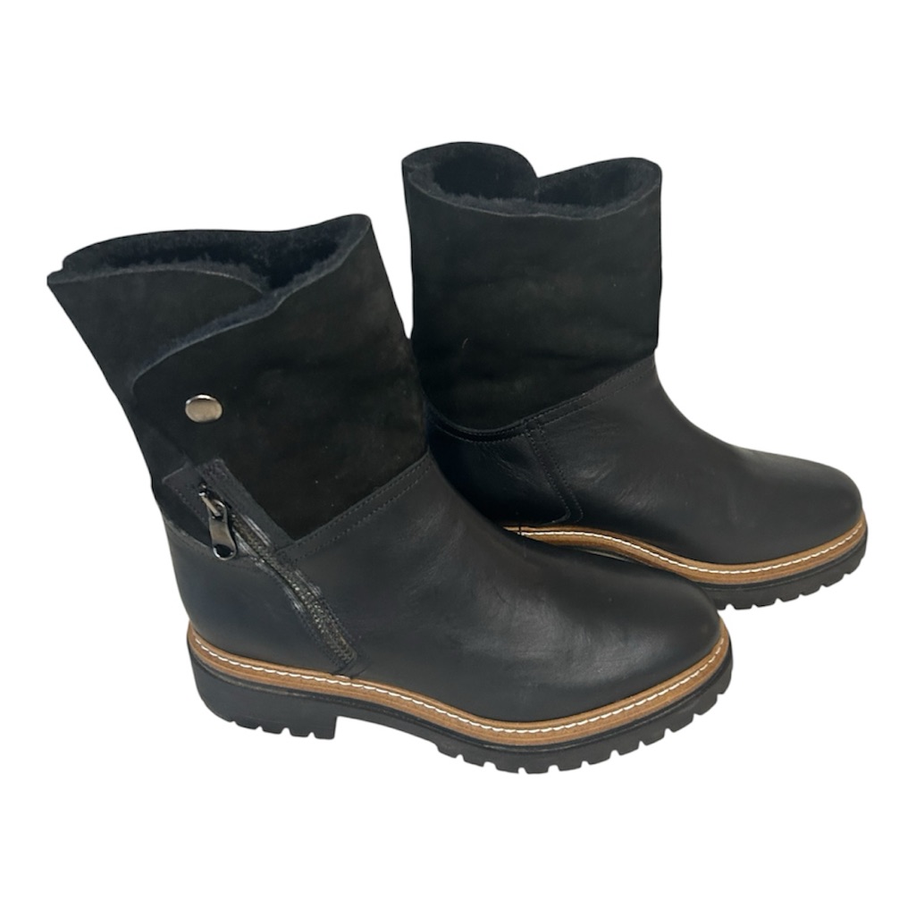 Fabianelli Black Leather And Suede Shearling Lined Lug Sole Boots. Italy 39/8.5